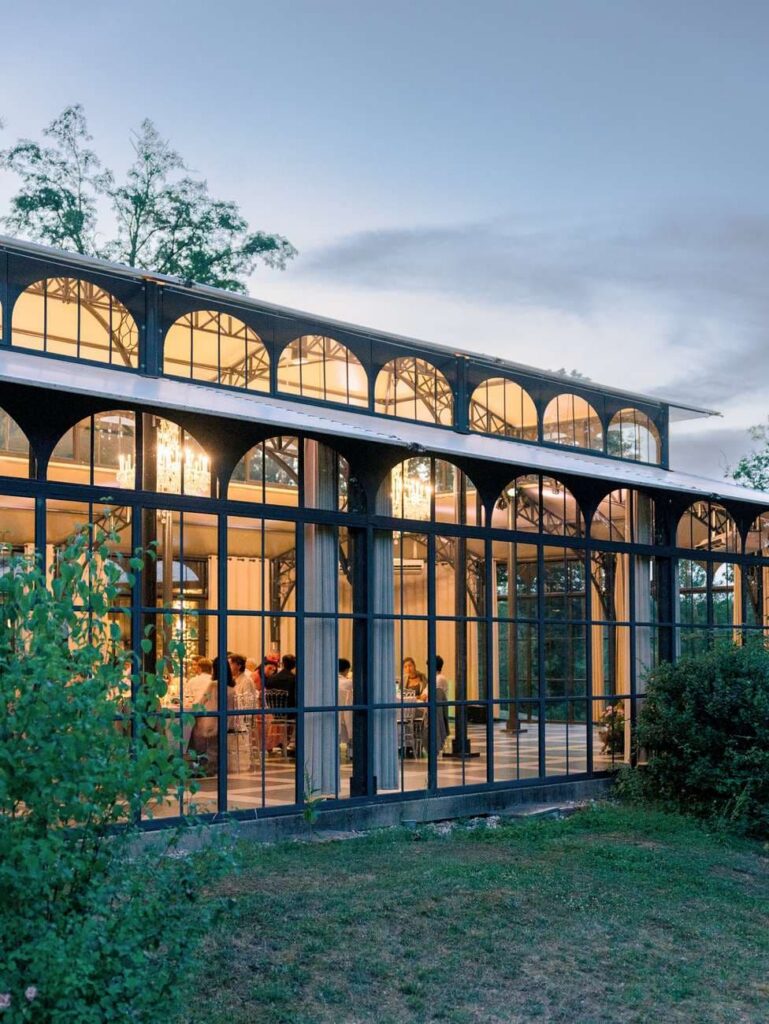 Wedding dinner at domaine de la fauconnie in dordogne