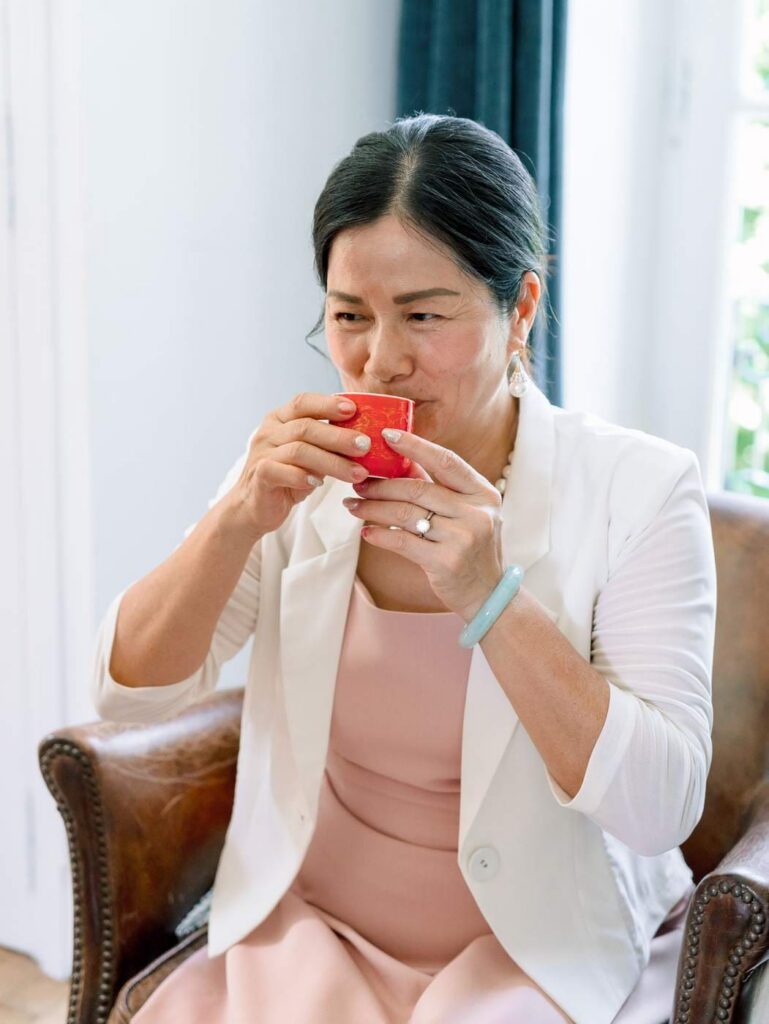 Chinese tea ceremony wedding at Domaine de la Fauconnie in Dordogne